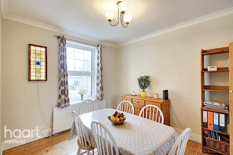 5 bedroom end of terrace house for sale, Northcote Road, Rochester