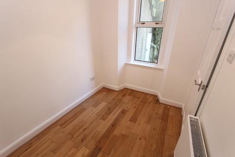 2 bedroom flat to rent, Maryfield Place, Abbeyhill, Edinburgh, EH7