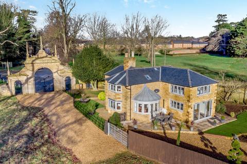4 bedroom detached house for sale - Sywell Road Overstone, Northamptonshire, NN6 0AB