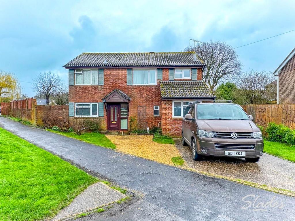 Brookside Road, Bransgore, Dorset 4 bed detached house to rent £1,595