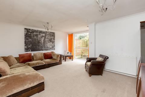 15 Cramond Vale, Edinburgh, EH4 6RB
