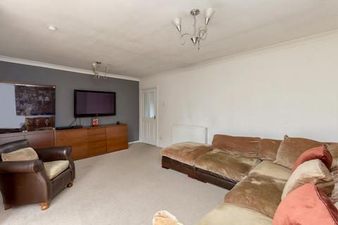 15 Cramond Vale, Edinburgh, EH4 6RB