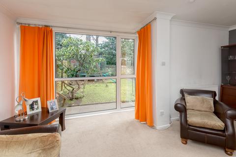15 Cramond Vale, Edinburgh, EH4 6RB
