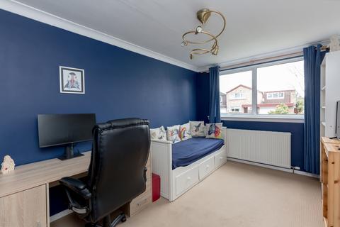 15 Cramond Vale, Edinburgh, EH4 6RB