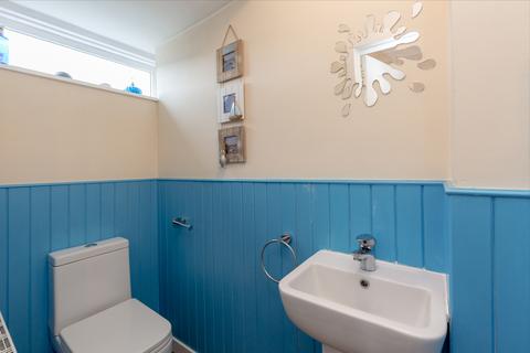 15 Cramond Vale, Edinburgh, EH4 6RB