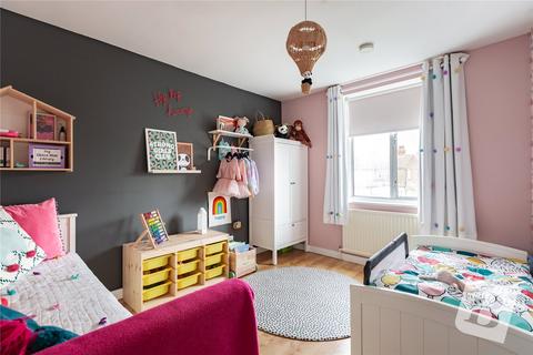 16 Brooklands Road, Romford, RM7 7DX