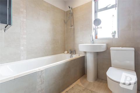16 Brooklands Road, Romford, RM7 7DX