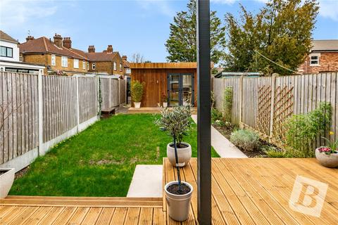 16 Brooklands Road, Romford, RM7 7DX