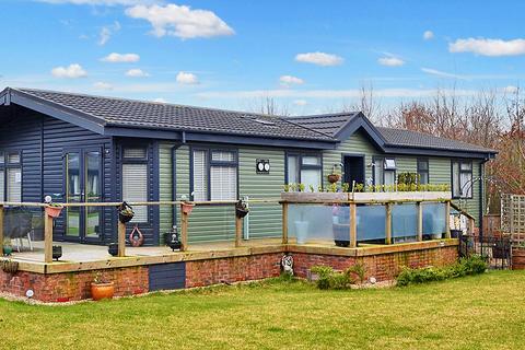 2 bedroom holiday lodge for sale, Heron Lakes, Routh HU17