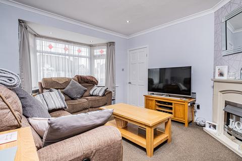 2 bedroom maisonette for sale, Barnard Gardens, Hayes UB4