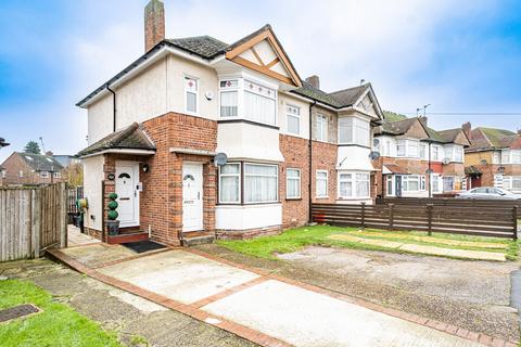 24a Barnard Gardens, Hayes, UB4 9ER