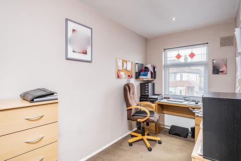 24a Barnard Gardens, Hayes, UB4 9ER