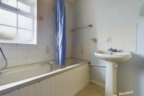 50 Iris Close, Aylesbury, HP21 8YZ