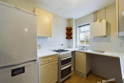 50 Iris Close, Aylesbury, HP21 8YZ