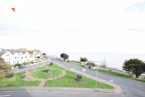 2 bedroom flat for sale, Mansfield Towers, Marine Parade East, Clacton-on-Sea