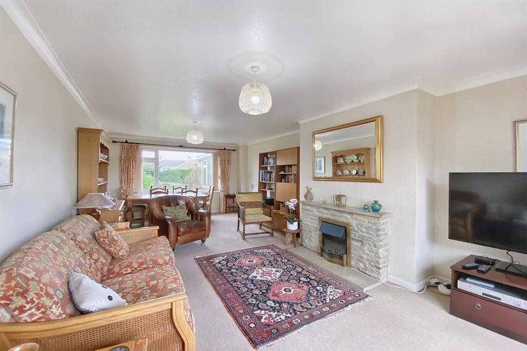Burton Bradstock 2 bed detached bungalow for sale £550,000