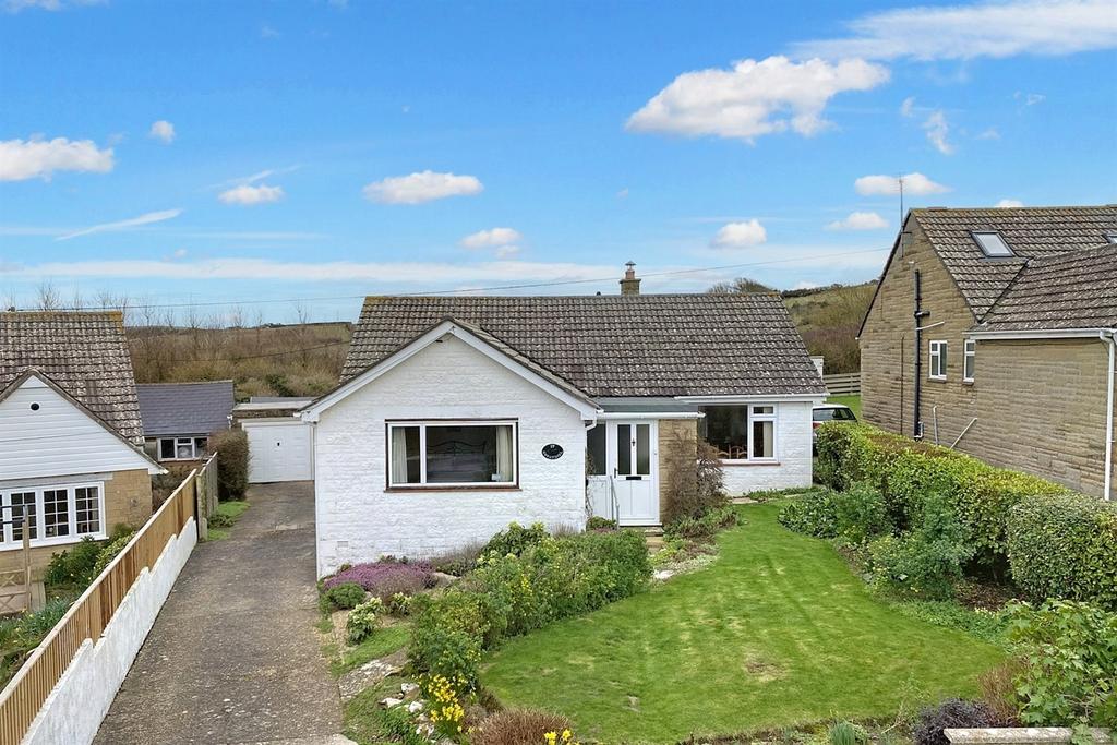 Burton Bradstock 2 bed detached bungalow for sale £550,000