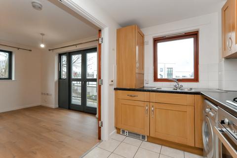 1 bedroom flat for sale - Kenninghall Road, Clapton E5 8BY
