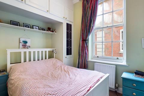 2 bedroom flat to rent, Clocktower Drive, Southsea PO4