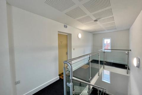 2 bedroom flat for sale - Ladybank Avenue, Preston PR2