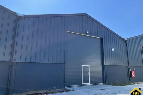 Warehouse to rent, Willow Grove Farm, Station Road, Lakenheath, Brandon, Suffolk, IP27