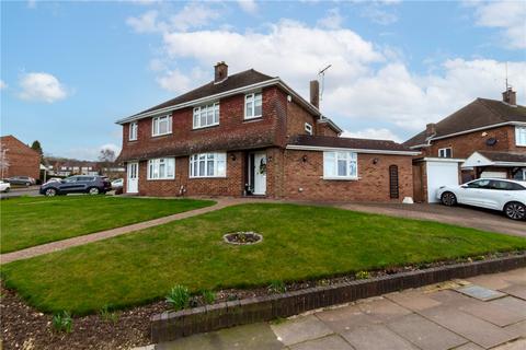 4 bedroom semi-detached house for sale, Meadway, Dunstable, Bedfordshire