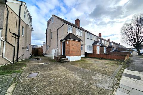 5 bedroom semi-detached house for sale - Derwent Drive,  Hayes, UB4