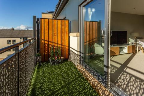 Flat 14, 1 Hatters Lane, Edinburgh, EH7 4GZ