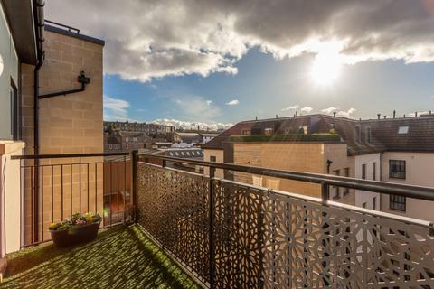 Flat 14, 1 Hatters Lane, Edinburgh, EH7 4GZ