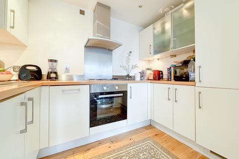 2 bedroom flat for sale - Willesden Lane, London NW6