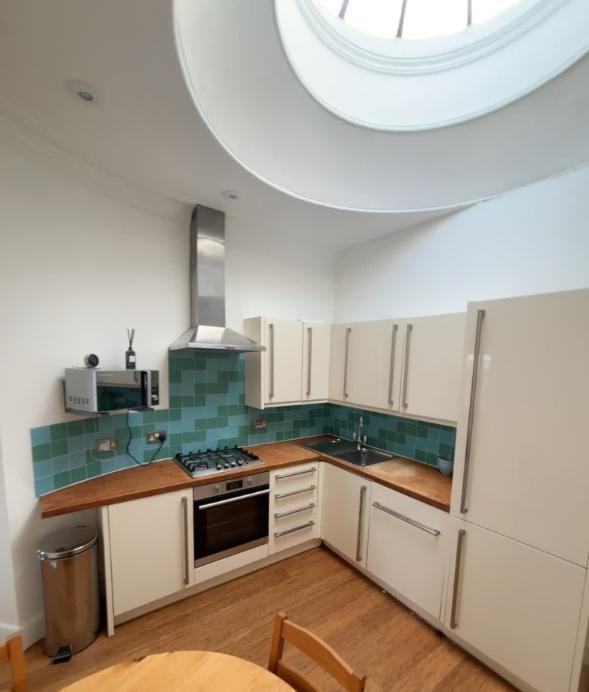 Apartment in Edinburgh - View 3