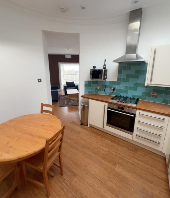 Apartment in Edinburgh - View 4