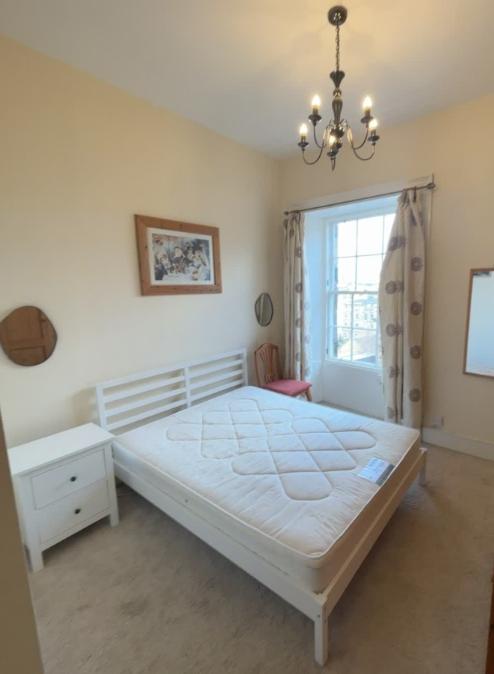 Apartment in Edinburgh - More