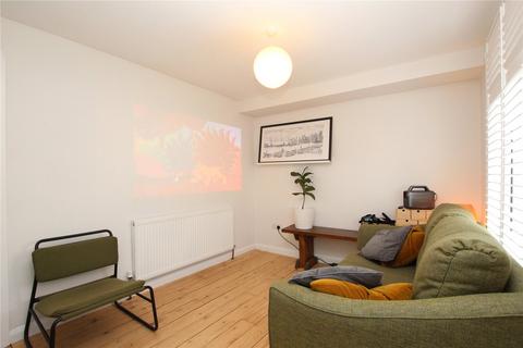 2 bedroom terraced house for sale - Sutcliffe Road, Plumstead Common, London, SE18