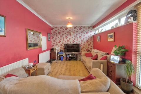 2 bedroom flat for sale, Harlow CM18