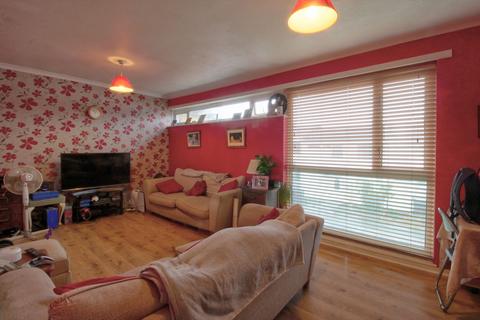 14 Five Acres, Harlow, CM18 6UX