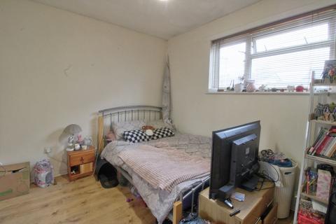 14 Five Acres, Harlow, CM18 6UX