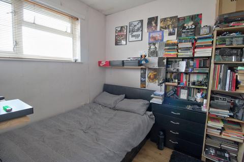 14 Five Acres, Harlow, CM18 6UX