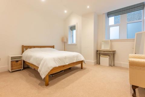 2 bedroom ground floor flat to rent, 12b Station Road, Bentham