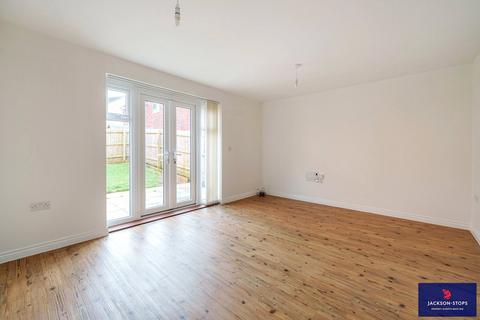 21 Dragonfly Way, Northampton, NN4 9EH