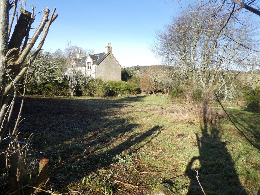 Additional garden ground to side of property