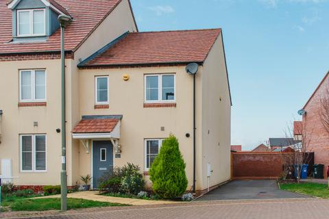 3 bedroom end of terrace house for sale, Little Owl Drive, Bodicote, OX15