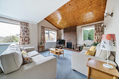 4 bedroom bungalow for sale, Arundel Close, Alresford, Hampshire, SO24