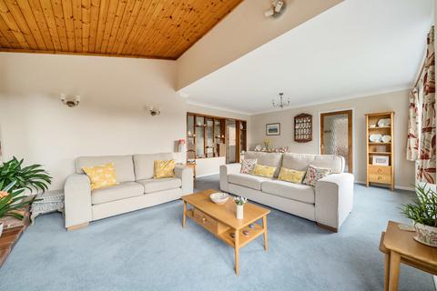 4 bedroom bungalow for sale, Arundel Close, Alresford, Hampshire, SO24