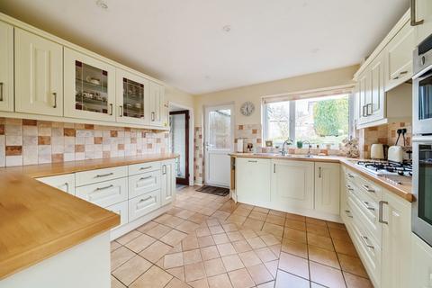 4 bedroom bungalow for sale, Arundel Close, Alresford, Hampshire, SO24