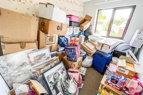 17 Club Row, Dudley, DY3 2BP