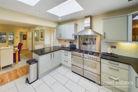 4 bedroom end of terrace house for sale, Croft Road, Norbury, SW16