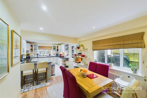 55 Croft Road, London, SW16 3NG