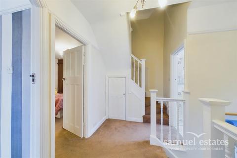 55 Croft Road, London, SW16 3NG