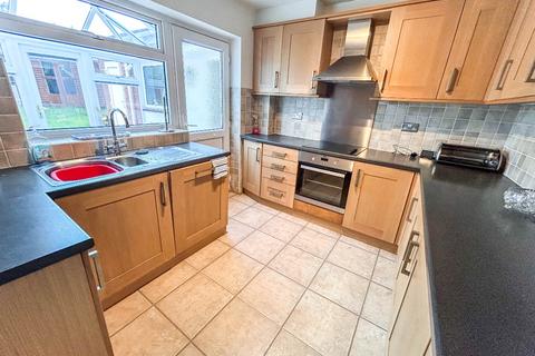 3 bedroom detached house for sale, Catesby Drive, Kingswinford